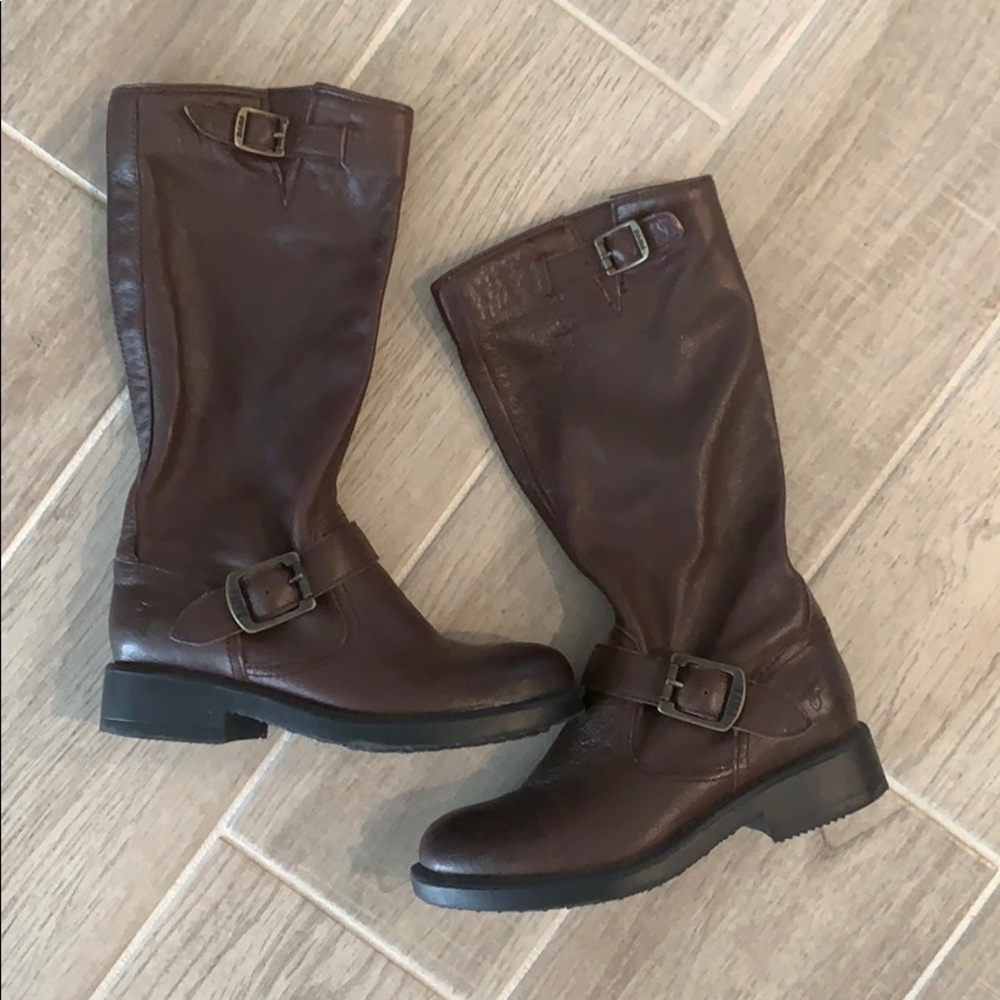 Girls pull on Frye boots